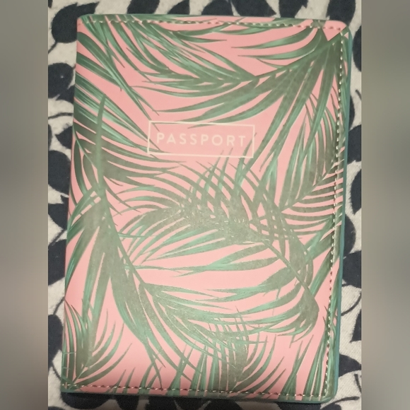 eccolo World Traveler Passport Holder