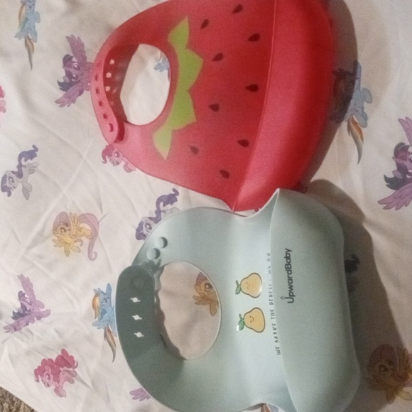 Upward Baby, Set of 2 Bibs